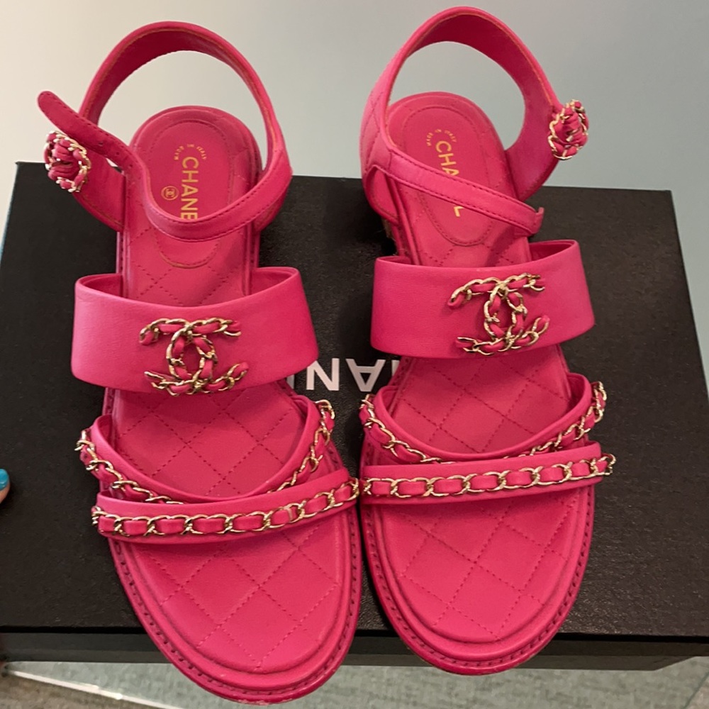 CHANEL - quilted chain link sandals